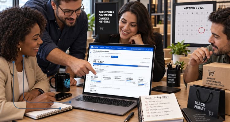Empresário conferindo estoque e vendas em um notebook para se preparar para a Black Friday 2026